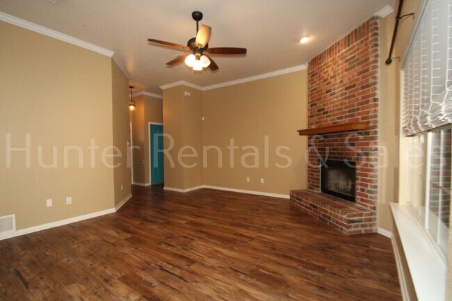 Building Photo - Walker Place Beauty