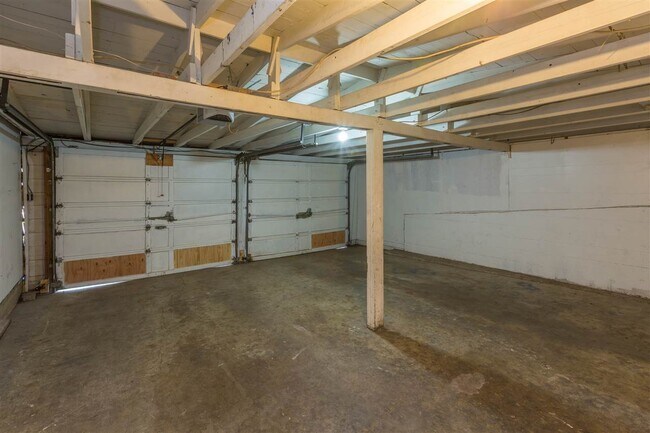 Building Photo - 4821 N Greenwood Blvd