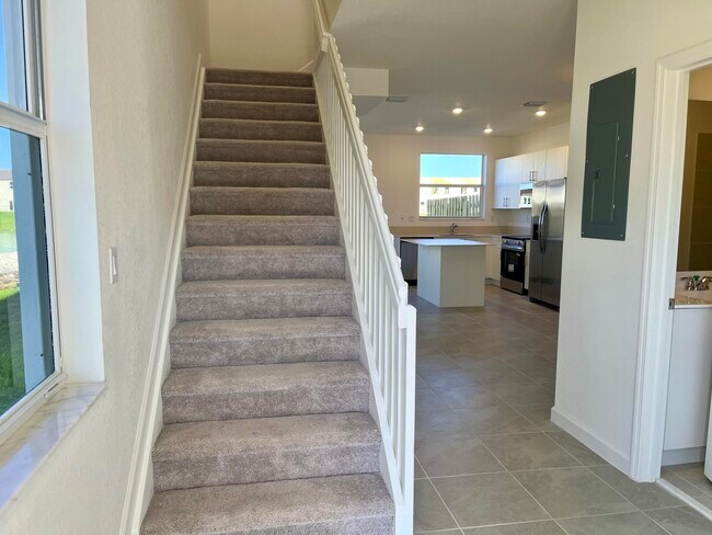 Building Photo - 2776 SE 26th Ave