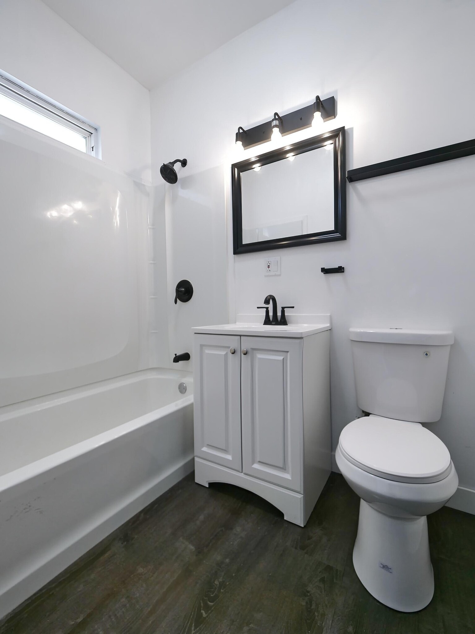 Building Photo - 5004 W Armitage Ave