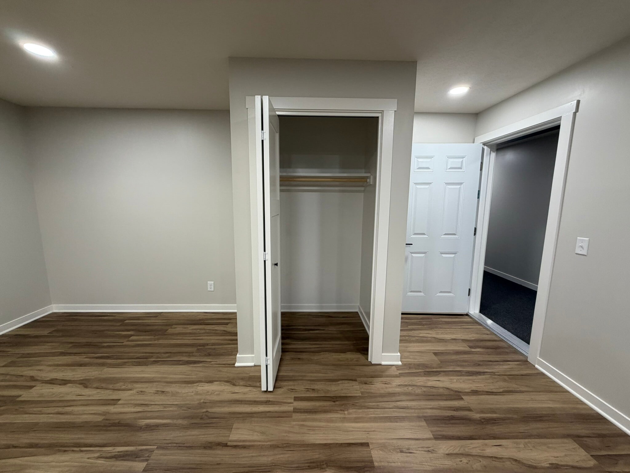 Entry Closet - 2009 Franklin St