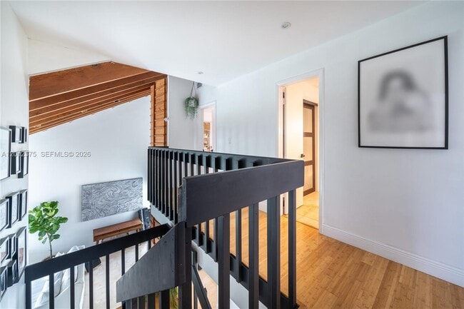 Building Photo - 330 SW 133rd Pl