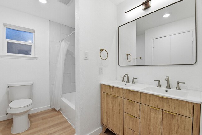Building Photo - 6718 Deer Ridge Ln
