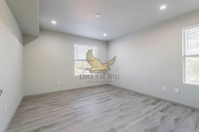 Building Photo - 8101 W Flamingo Rd