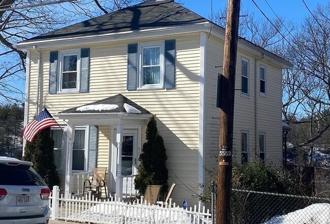 Building Photo - 18 Gaston St