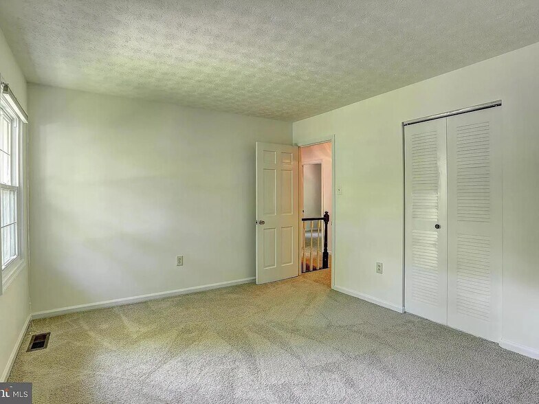 Building Photo - 5463 Watercress Pl