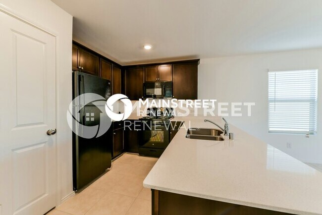 Building Photo - 3 Bedroom Pet-Friendly Home in Fort Worth, TX with Main Street Renewal