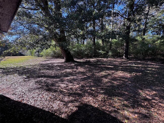 Building Photo - 1560 W County Rd