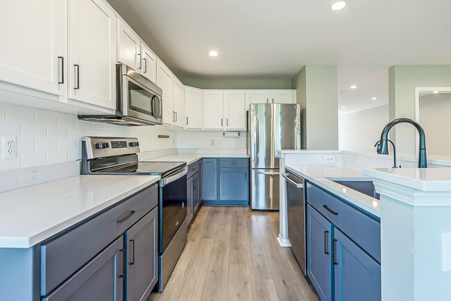 Building Photo - 2865 Barclay Wy