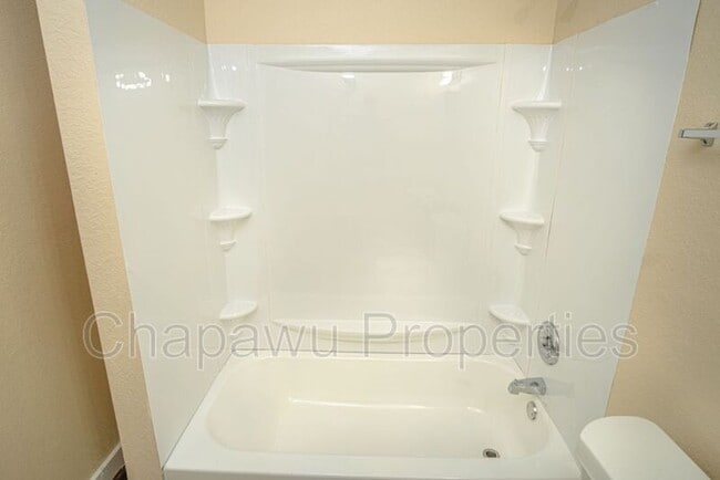 Building Photo - 125 Southolme Ave