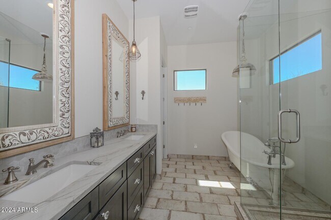 Building Photo - 5861 E Cloud Rd