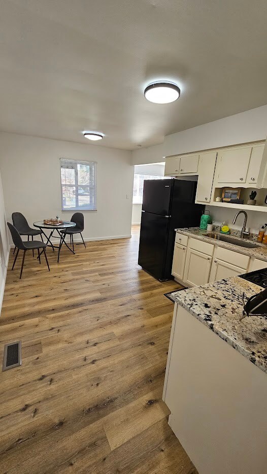 Building Photo - 47 S Brentwood Ave