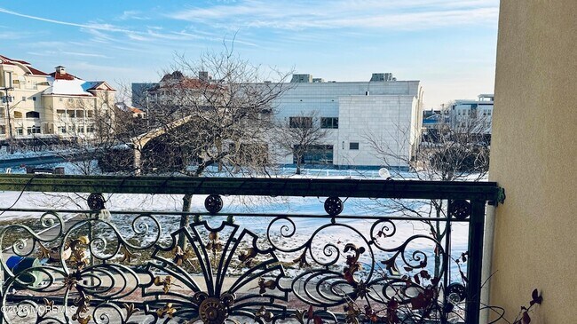 Building Photo - 57-61 Brighton Avenue Unit 303