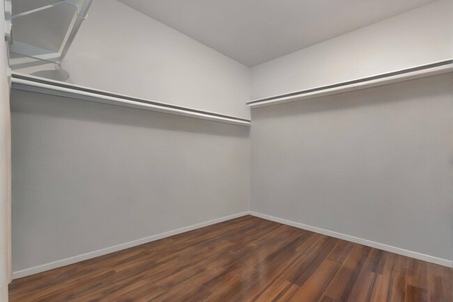Building Photo - 14018 Lago Crk Ct