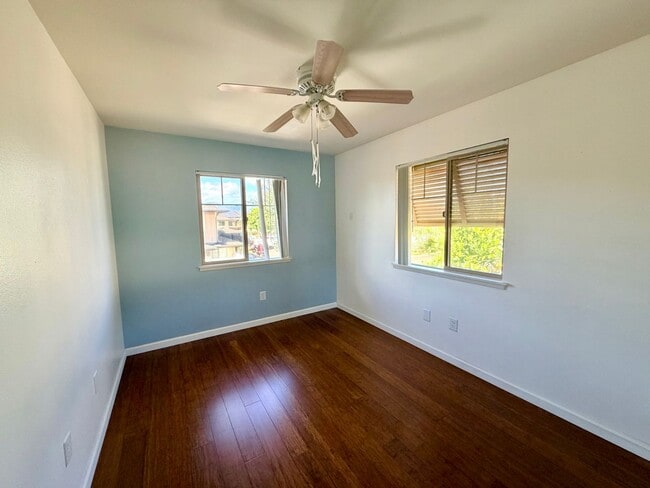 Building Photo - Spacious 3-Bedroom Townhome in Nohona at Mililani Mauka Available Now!