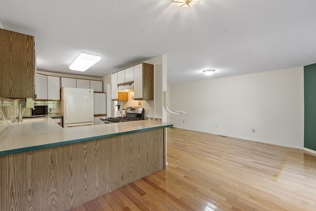 Building Photo - 116 Broadmeadow St