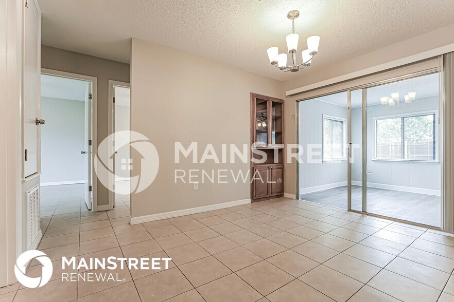 Building Photo - 6830 S Biscayne Dr