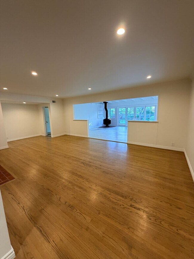 Building Photo - 8046 Dunfield Ave