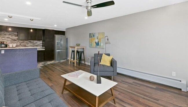 Building Photo - Remarkable 1 bedroom Condo in Governors Park