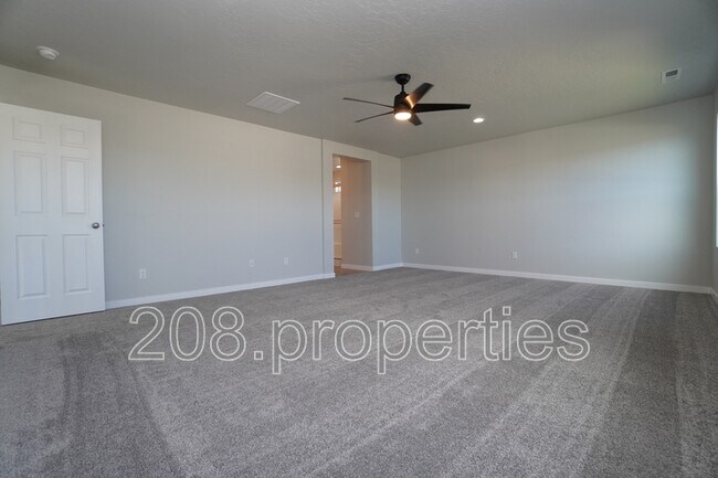 Building Photo - 1218 W Bass River Dr