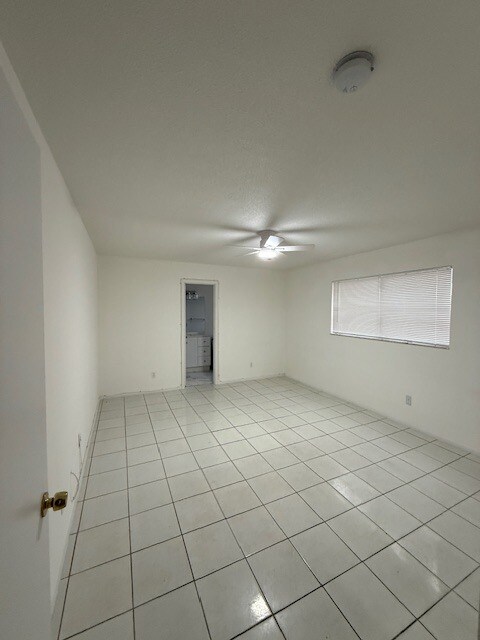 Building Photo - 1020 N 18th Ct