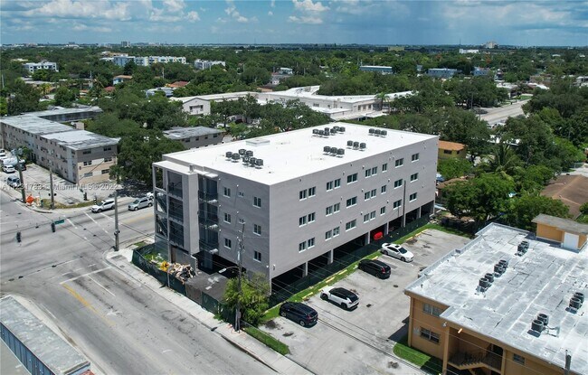 Building Photo - 2311 NW 22nd Ave