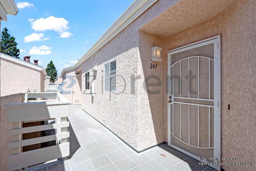Building Photo - 7084 Camino Degrazia