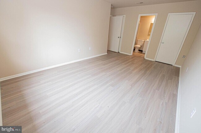 Building Photo - 810 College Ln