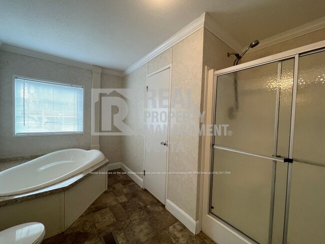 Building Photo - 1556 Flanagan Dr