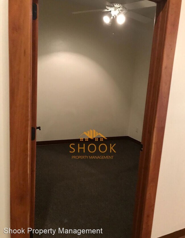 Building Photo - 2 br, 1.5 bath House - 519 Owen St #11