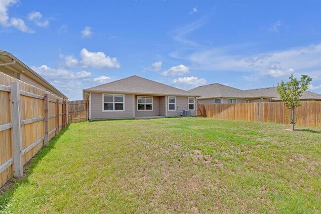 Building Photo - 120 Krause Spgs Dr
