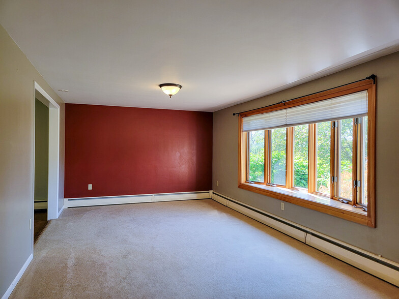 Building Photo - 65 Horseshoe Blvd