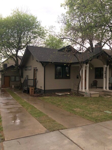 Building Photo - 2830 Salado St