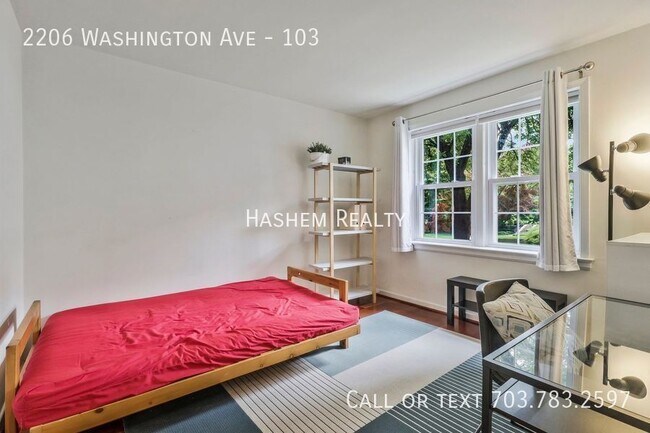 Building Photo - 2206 Washington Ave
