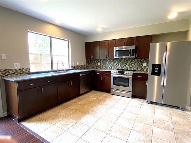 Building Photo - 2704 Winding Creek Dr