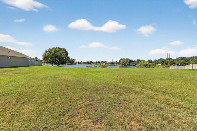 Building Photo - 2133 Geneva Dr