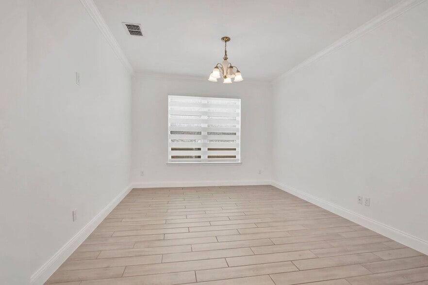Building Photo - 8318 Vivaro Isle Way