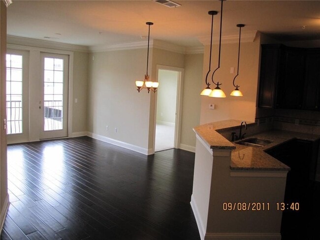 Building Photo - 901 Abernathy Rd NE