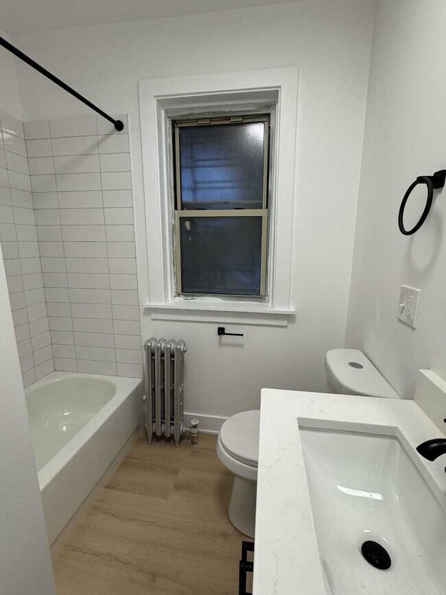 Building Photo - 6310 N Artesian Ave