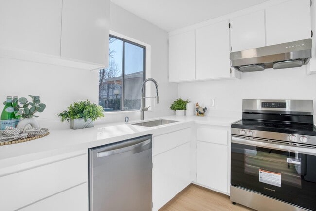 Building Photo - 258 Ventura Ave