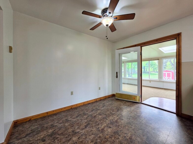 Building Photo - 909 Hannah Dr