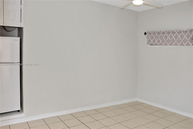 Primary Photo - 1000 SW 140th Ave