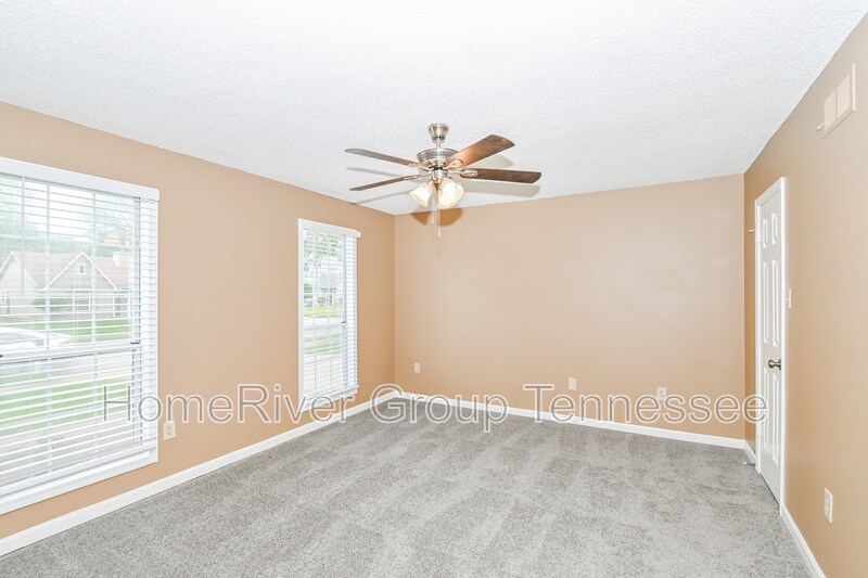 Building Photo - 7391 Hollorn Ln