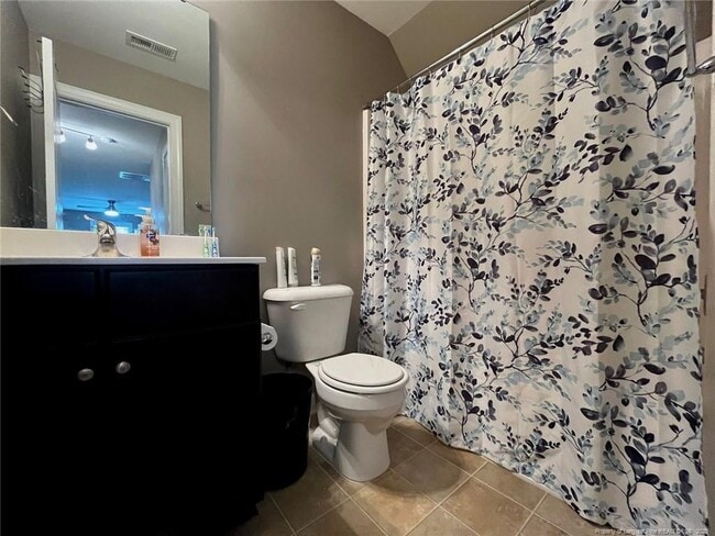 Building Photo - 582 Century Dr