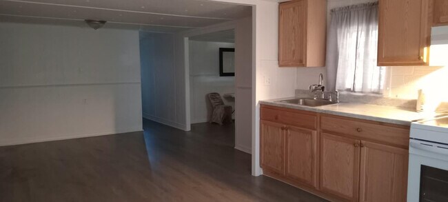 Building Photo - 4510 Granada Ave