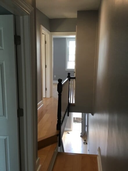Hardwood Flooring - 1828 E Hazzard St