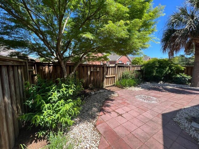 Building Photo - Merestone 1 level brick patio home. 2 Car garage, walk to The Point Shopping, restaurants and mov...