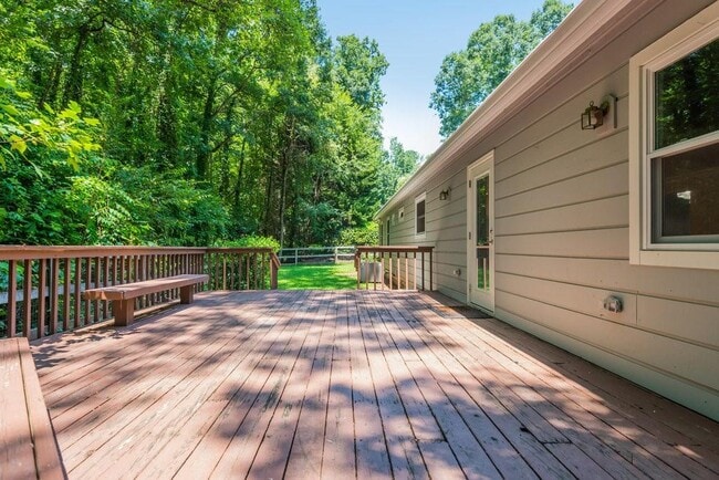 Building Photo - 2681 Ravenoaks Pl