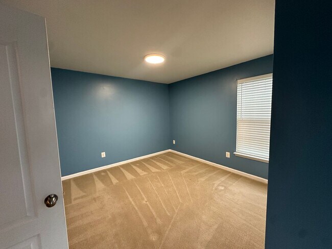 Building Photo - 223 Morlyn Dr