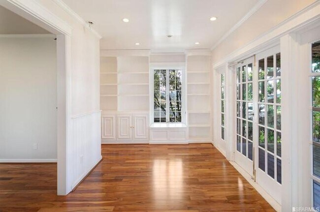 Building Photo - 1053 De Haro St